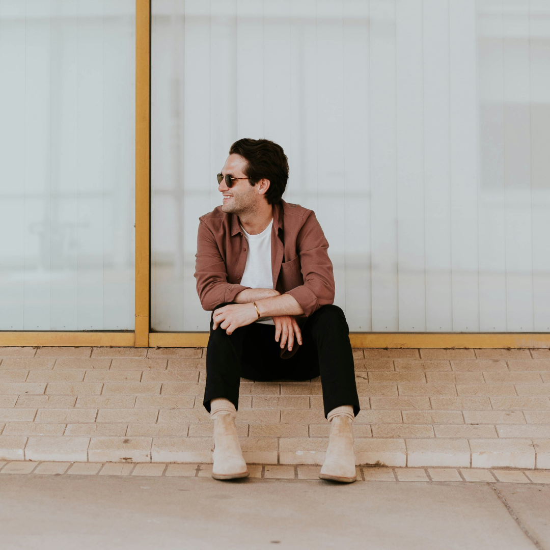 AI Outpainting: Instantly Extend Images Online